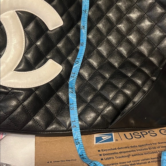 Chic Black Chanel Cambon Messenger Quilted Shoulder Bag - Picture 14 of 17